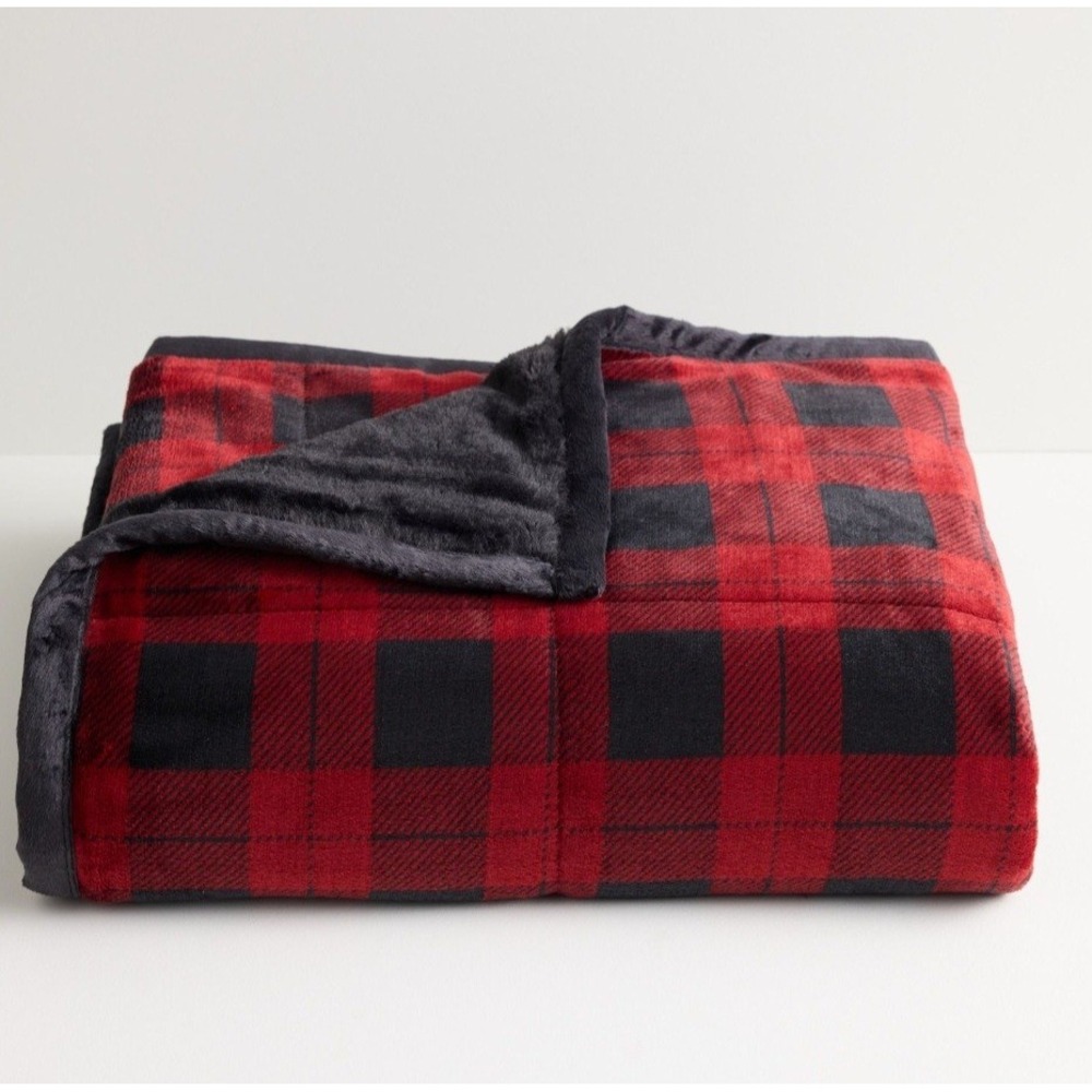 Brand New Cuddl Duds - REVERSABLE - Plush and Faux Fur Lap Blanket Red & Black
